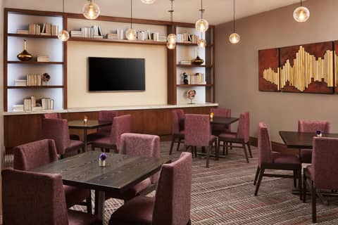 Crowne Plaza Dallas Market Ctr - Love Field, an IHG Hotel — photo 6