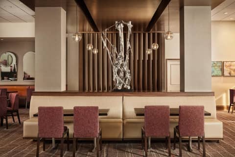 Crowne Plaza Dallas Market Ctr - Love Field, an IHG Hotel — photo 7