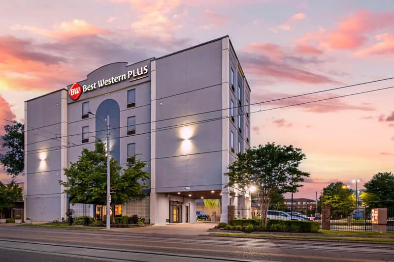 Best Western Gen X Inn — building