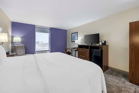 Best Western Gen X Inn — hotel room