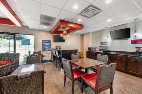 Best Western Gen X Inn — dining