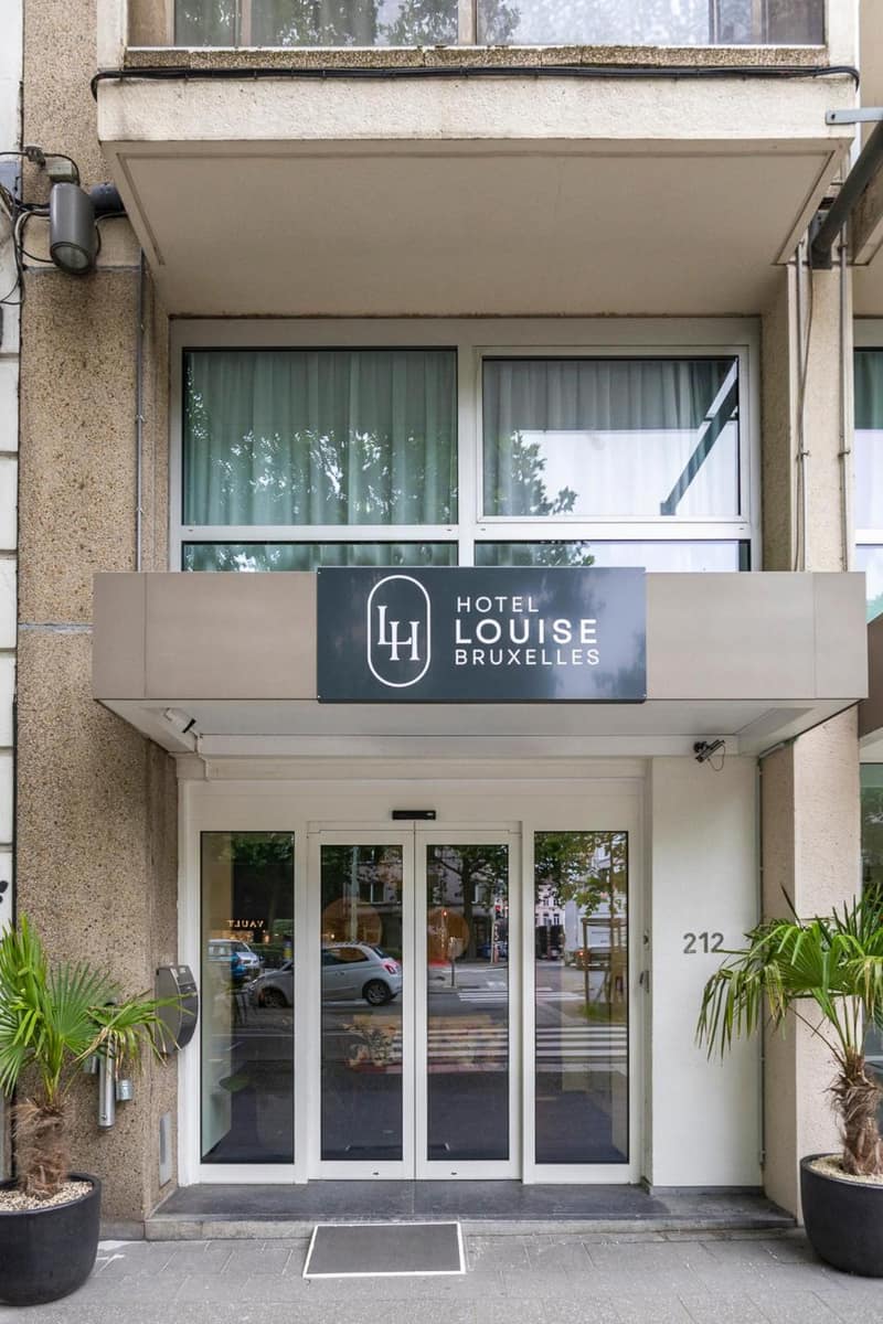 Hotel Louise — building