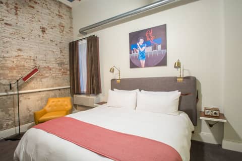 The Old No. 77 Hotel & Chandlery — hotel room