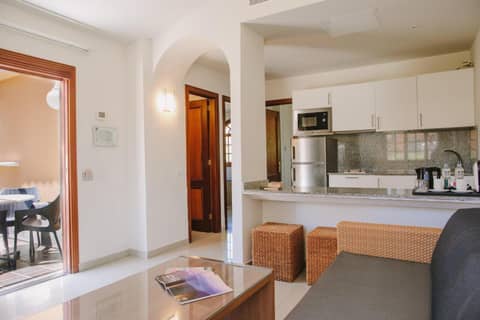 Maspalomas Resort by Dunas — kitchen