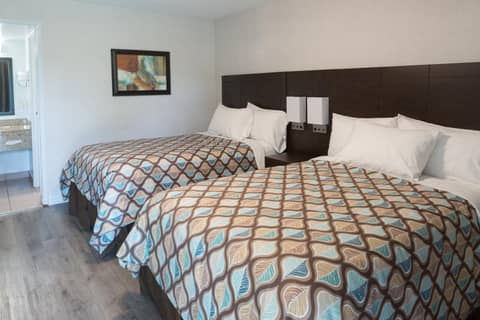 Deluxe Inn — photo 6