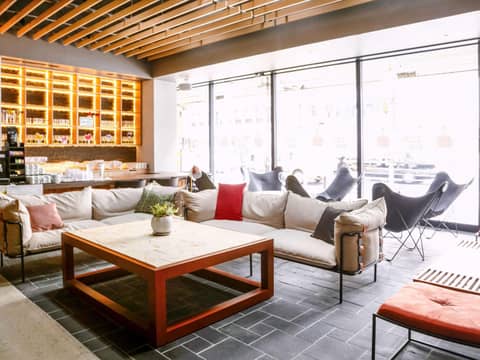 ibis Osaka Umeda — lounge