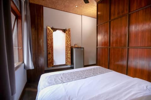 Gayatri — hotel room