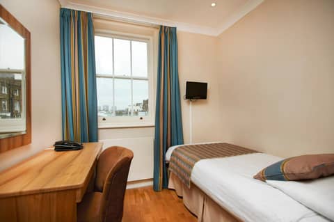 Royal Eagle Hotel — hotel room
