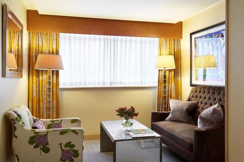 The Mandeville Hotel — living room