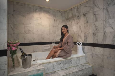 Prince Palace Hotel Bangkok — bathroom