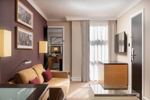 Hilton London Kensington Hotel — living room