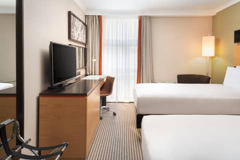 Hilton London Kensington Hotel — hotel room