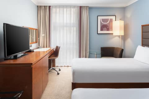 Hilton London Kensington Hotel — hotel room