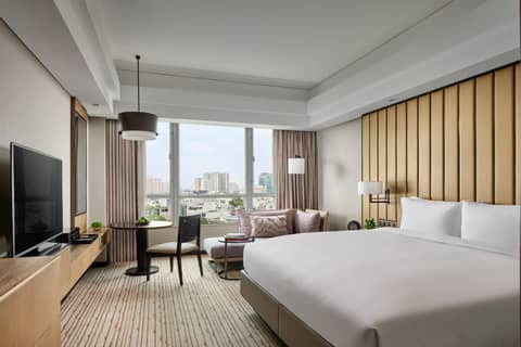 New World Saigon Hotel — hotel room