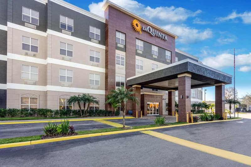La Quinta by Wyndham Tampa Central — building