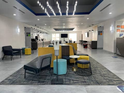La Quinta by Wyndham Tampa Central — photo 4