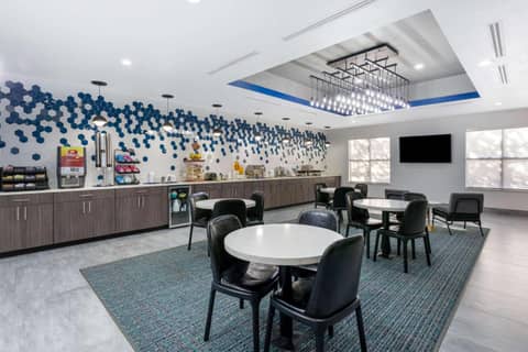 La Quinta by Wyndham Tampa Central — photo 5