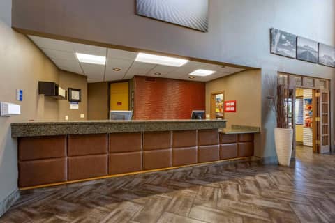 Best Western Plus Scottsdale Thunderbird Suites — photo 4