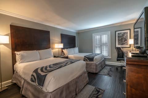 Hotel Le Marais — hotel room