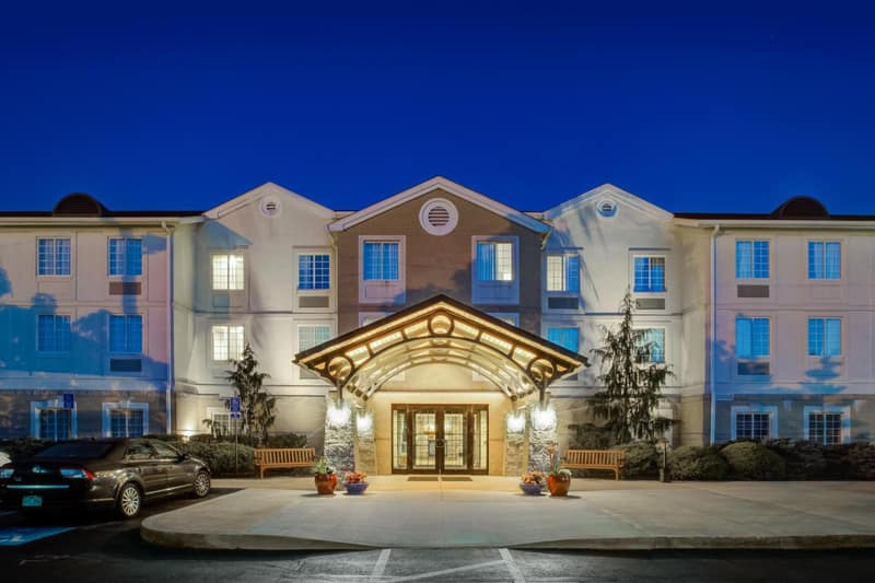 Staybridge Suites Cleveland Mayfield Heights Beachwood by IHG — building