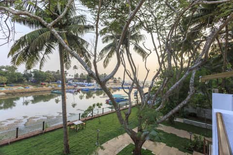 Acron Waterfront Resort — photo 3