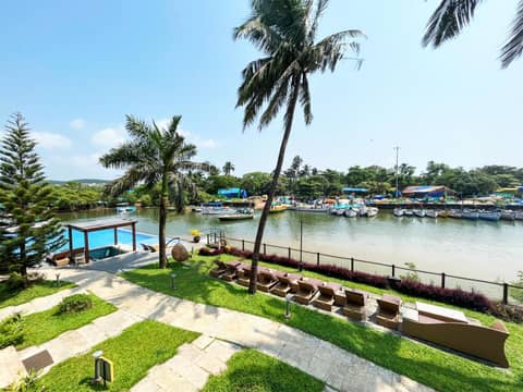 Acron Waterfront Resort — photo 6