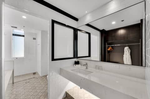 The Grace Hotel — photo 6