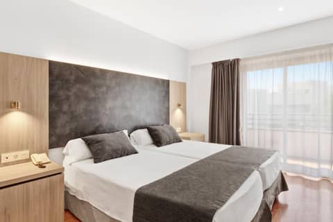 Twin Room with Balcony — the supplier's photographs — photo 1