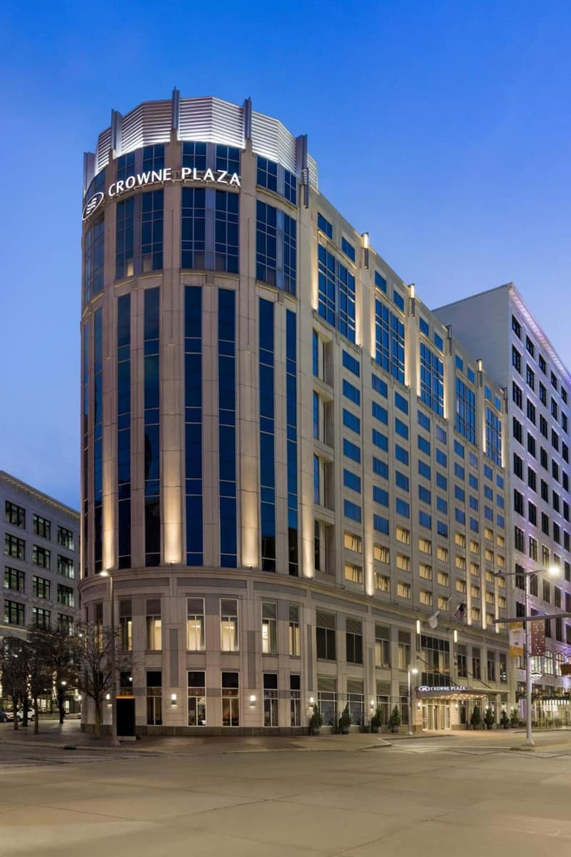 Crowne Plaza Cleveland at Playhouse Square by IHG — building