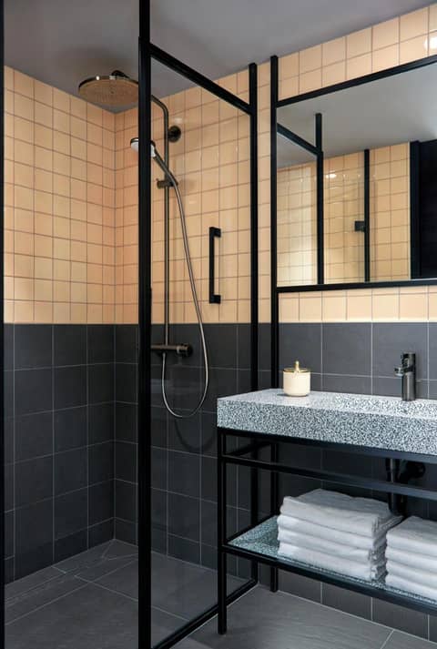 PURO Kraków Kazimierz — bathroom