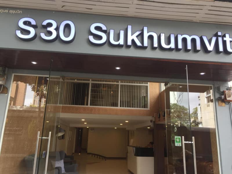 V30 Sukhumvit — building