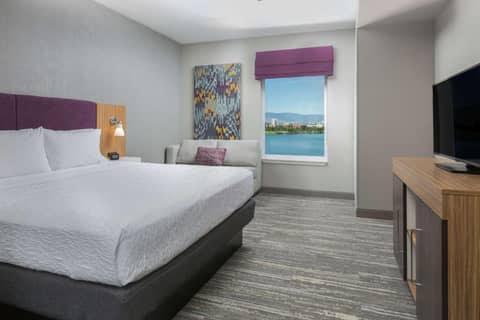 Hampton Inn & Suites Reno/Sparks — photo 2