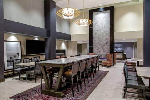 Hampton Inn & Suites Reno/Sparks — photo 8