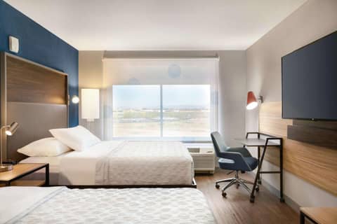 Tru By Hilton Scottsdale Salt River — hotel room