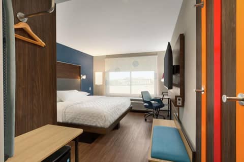 Tru By Hilton Scottsdale Salt River — hotel room