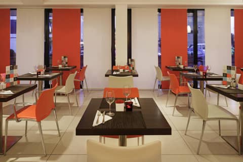 ibis London Docklands Canary Wharf — restaurant