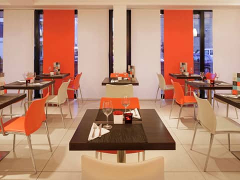 ibis London Docklands Canary Wharf — restaurant