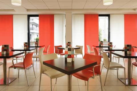 ibis London Docklands Canary Wharf — restaurant