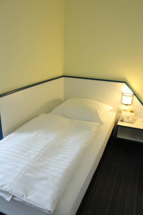 Hotel City Kräme am Römer - Self Check In — hotel room