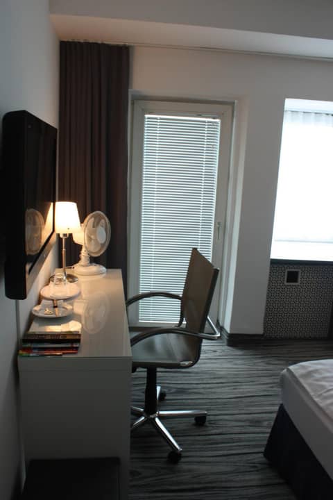 Hotel City Kräme am Römer - Self Check In — hotel room