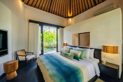 Uma Kalai — hotel room