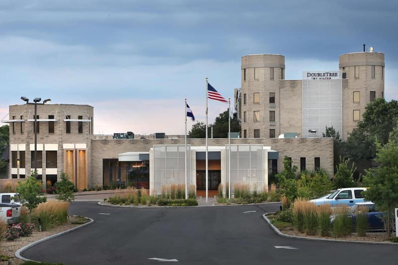 DoubleTree by Hilton Hotel Denver - Thornton — building