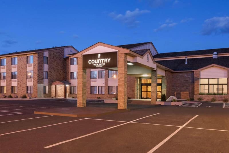 Country Inn & Suites by Radisson, Near The National Sports Center, Coon Rapids, MN — building