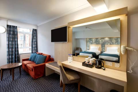 Bedford Hotel — hotel room
