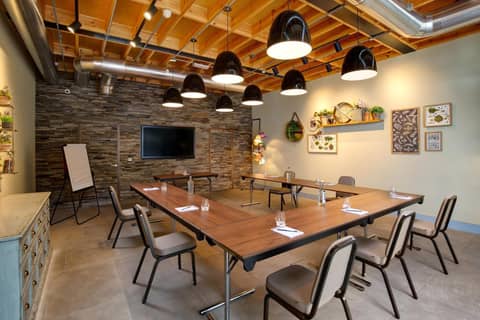 Bedford Hotel — meeting room