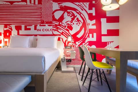 Radisson Red Minneapolis Downtown — photo 9