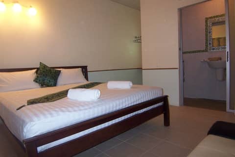 Airport Overnight Hotel — hotel room