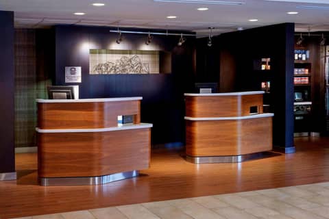 Sonesta Select Kansas City Airport Tiffany Springs — recepcion & lobby