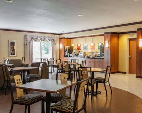 Comfort Suites Southport — photo 9