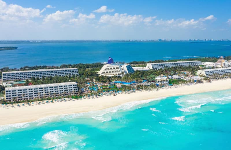 The Grand Oasis Cancun - All Inclusive — building